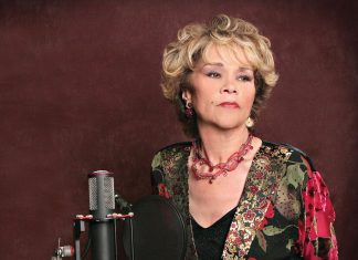 Christina Aguilera and Beyoncé say goodbye to Etta James, see you forever!