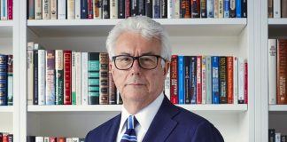 Meet the 10 best books by author Ken Follet