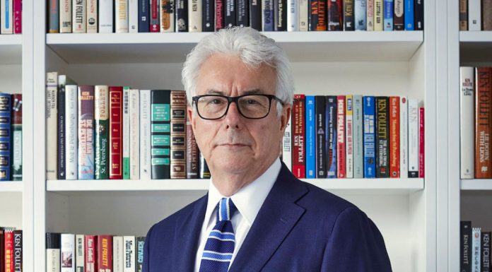 Meet the 10 best books by author Ken Follet