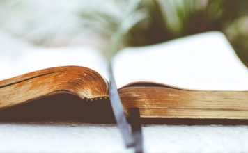 Accessible literature: formats that allow reading beyond the sense of sight