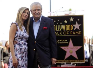 Jennifer Aniston mourns the death of her father, the historic soap opera actor John Aniston