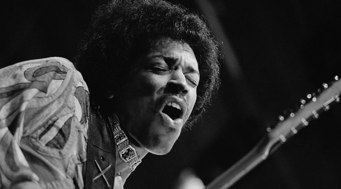 Jimi Hendrix in 10 essential songs