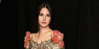 Lana Del Rey, “Chemtrails Over the Country Club”