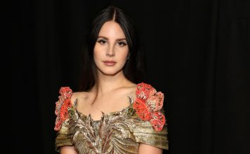Lana Del Rey, “Chemtrails Over the Country Club”