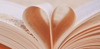 We share with you the 10 best modern poetry books